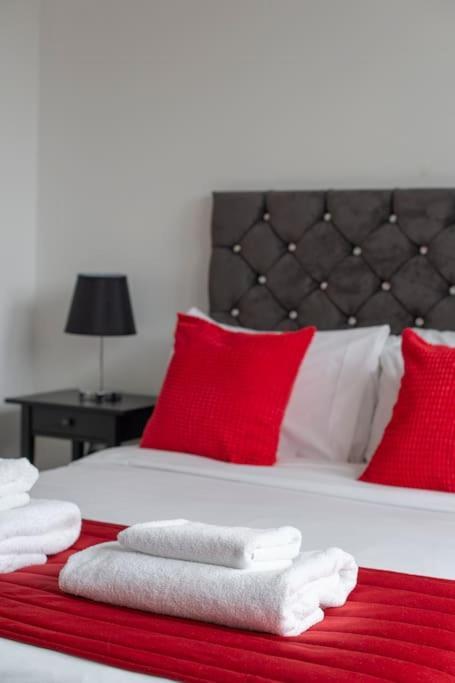 Finsbury Park Penthouse: Luxe Living Apartament